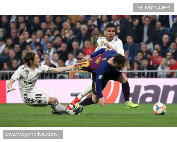 塞维利亚客场惨败，西甲排名滑落至第四，欧冠资格岌岌可危